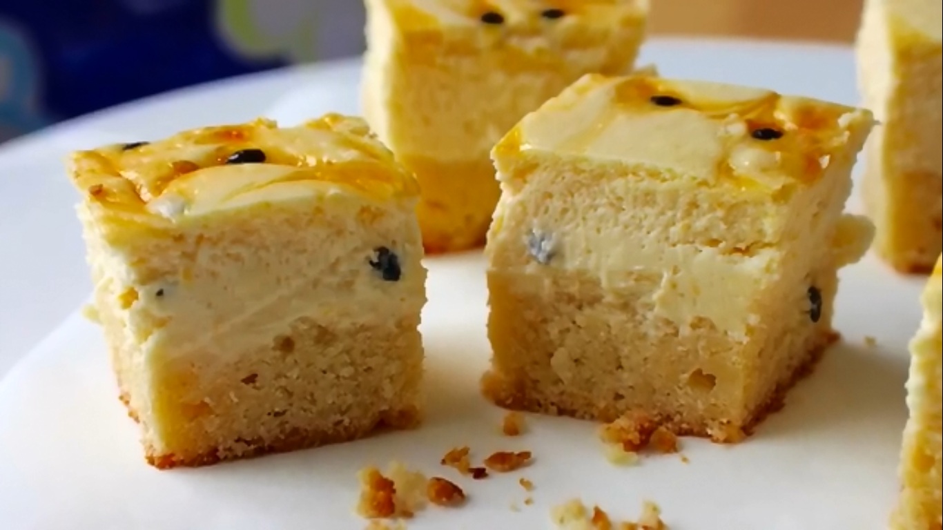 PASSIONFRUIT CHEESECAKE SLICE
