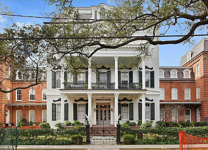 suck the heads House of the week Condo on Napoleon Avenue
