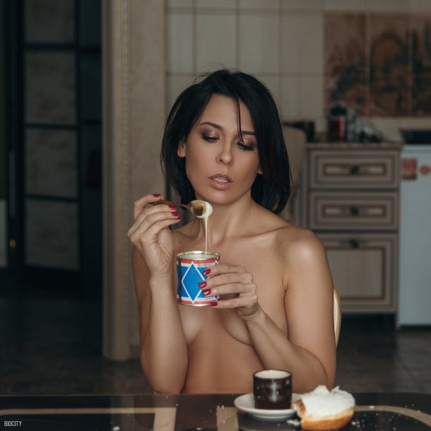 Biocity Monte (Pasha Karpenko) 500px fotografia mulheres modelos russas sensuais nuas fetiche comida nutella