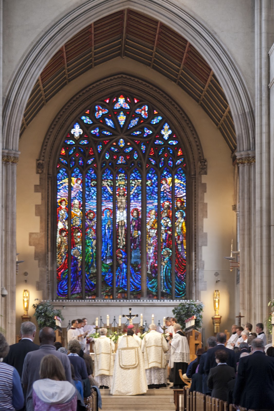 CATHOLICVS Pontifical en Southwark (Reino Unido), Confirmaciones en Lennox Head (Australia) y