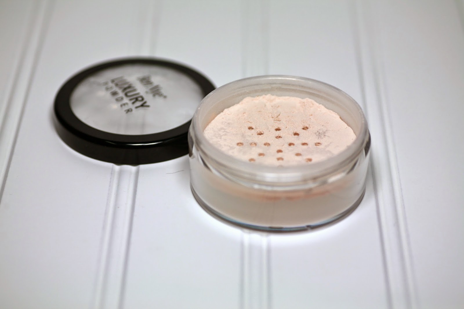 Shimmering Image: Ben Nye Luxury Powder Swatches & Review