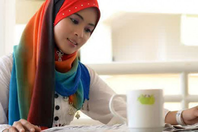 Muslimah Mencari Nafkah (1)