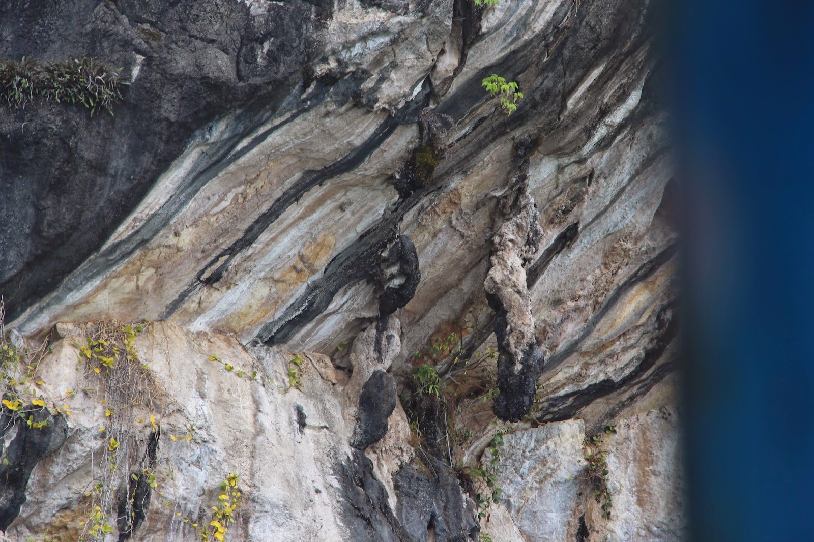 Meciko66: BATU GANTUNG “LEGENDA KOTA PARAPAT ” DI TEPIAN DANAU TOBA