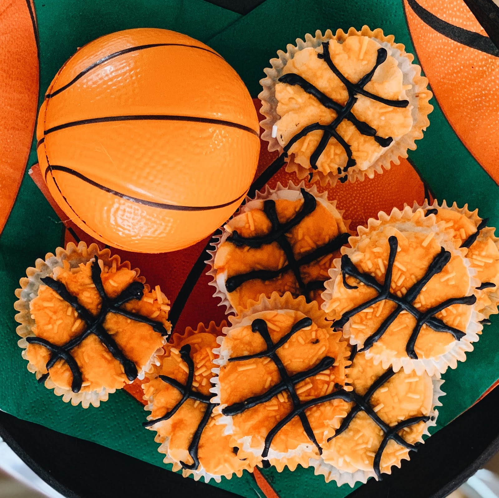 DIY basketball cupcakes