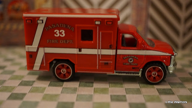2009 Ford E-350 Ambulance (MB944)