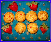 http://www.momrecipies.com/2011/04/strawberry-mini-muffins.html