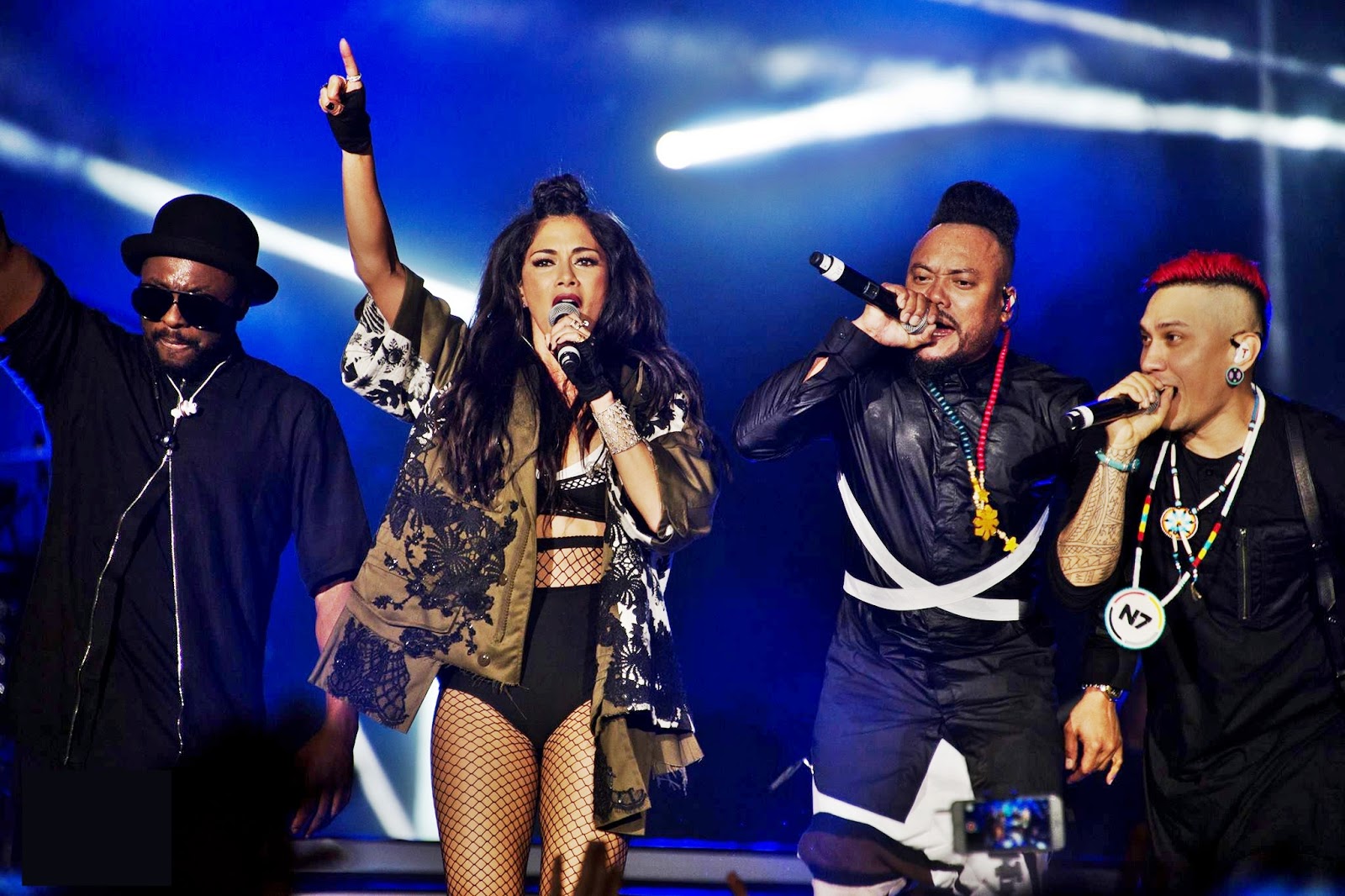 Views From The Edge Black Eyed Peas address rumors that Fergie is