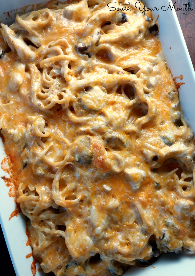 Classic chicken (or turkey!) tetrazzini made with pasta, mushrooms, wine (optional) and cheese. Super easy AND super delicious! 