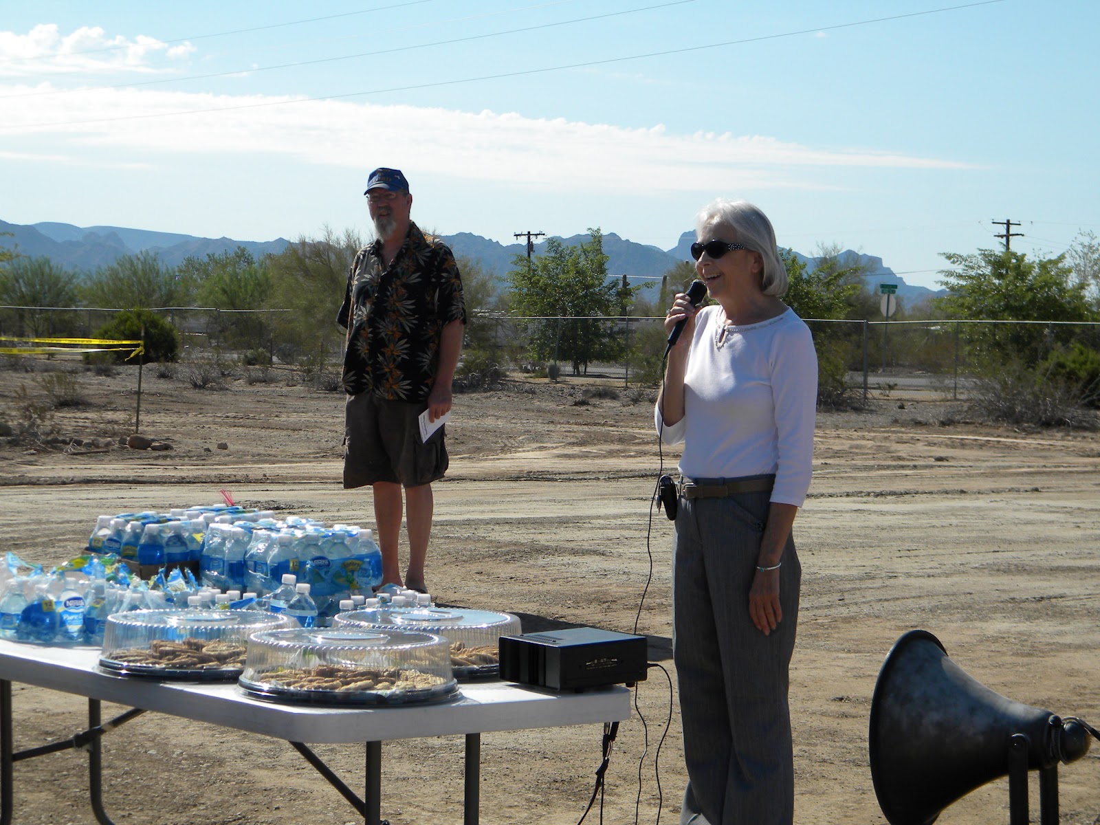 Desert Messenger, Quartzsite, AZ Huge turnout for today's Quartzsite