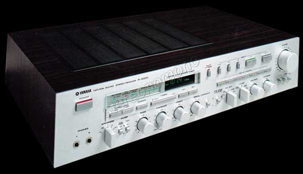 stereonomono: Yamaha R-2000