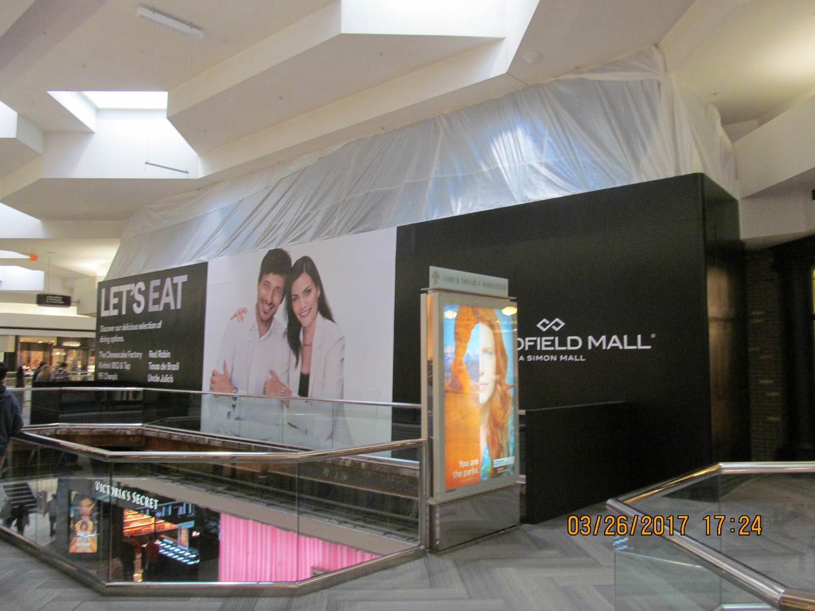 woodfield mall shoe stores