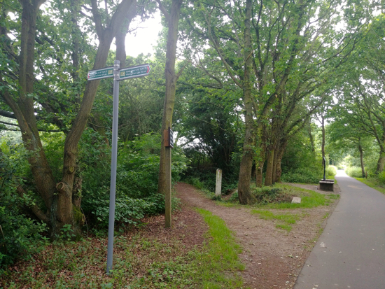 The Alban Way (right) west of Nast Hyde Halt