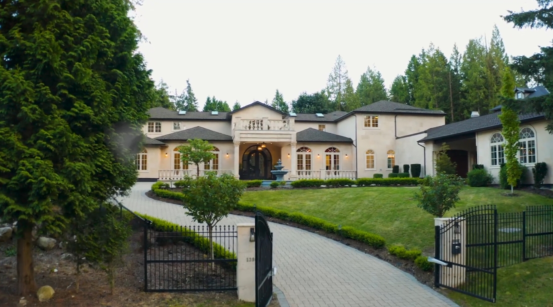 58 Interior Design Photos vs. 13988 34 Ave, Surrey, BC Luxury Mansion Tour