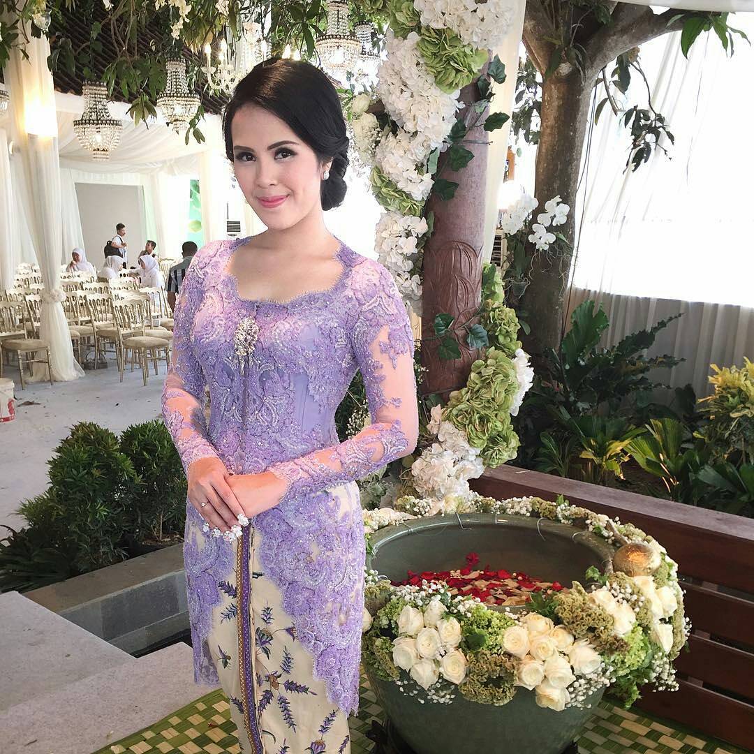17 Trend Model Kebaya 2019 Untuk Tampil Modis Modern dan 17 Trend Model Kebaya 2019 Untuk Tampil Modis Modern dan