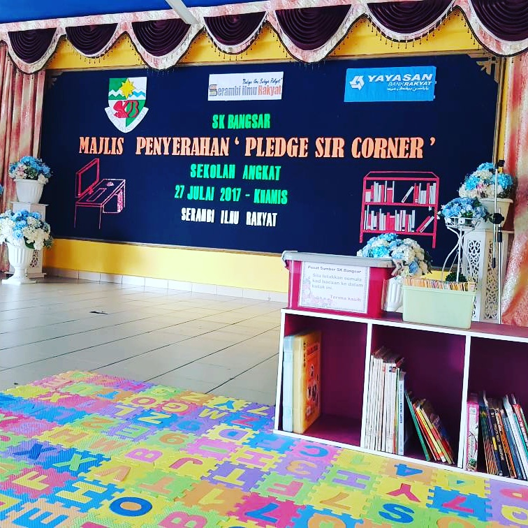 PUSAT SUMBER SEKOLAH MAJLIS PENYERAHAN ‘PLEDGE SIR CORNER’ BANK RAKYAT