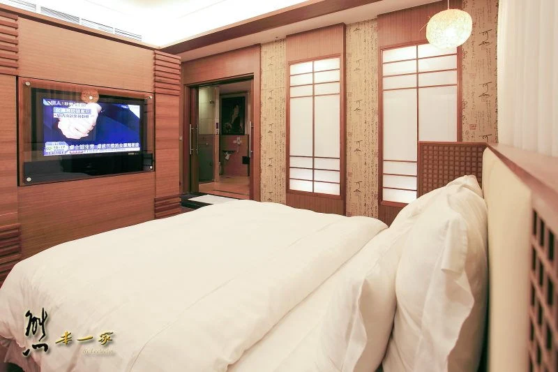 悠逸休閒旅館|房型有Ktv、xbox體感遊戲機還有泡湯池、私人游泳池