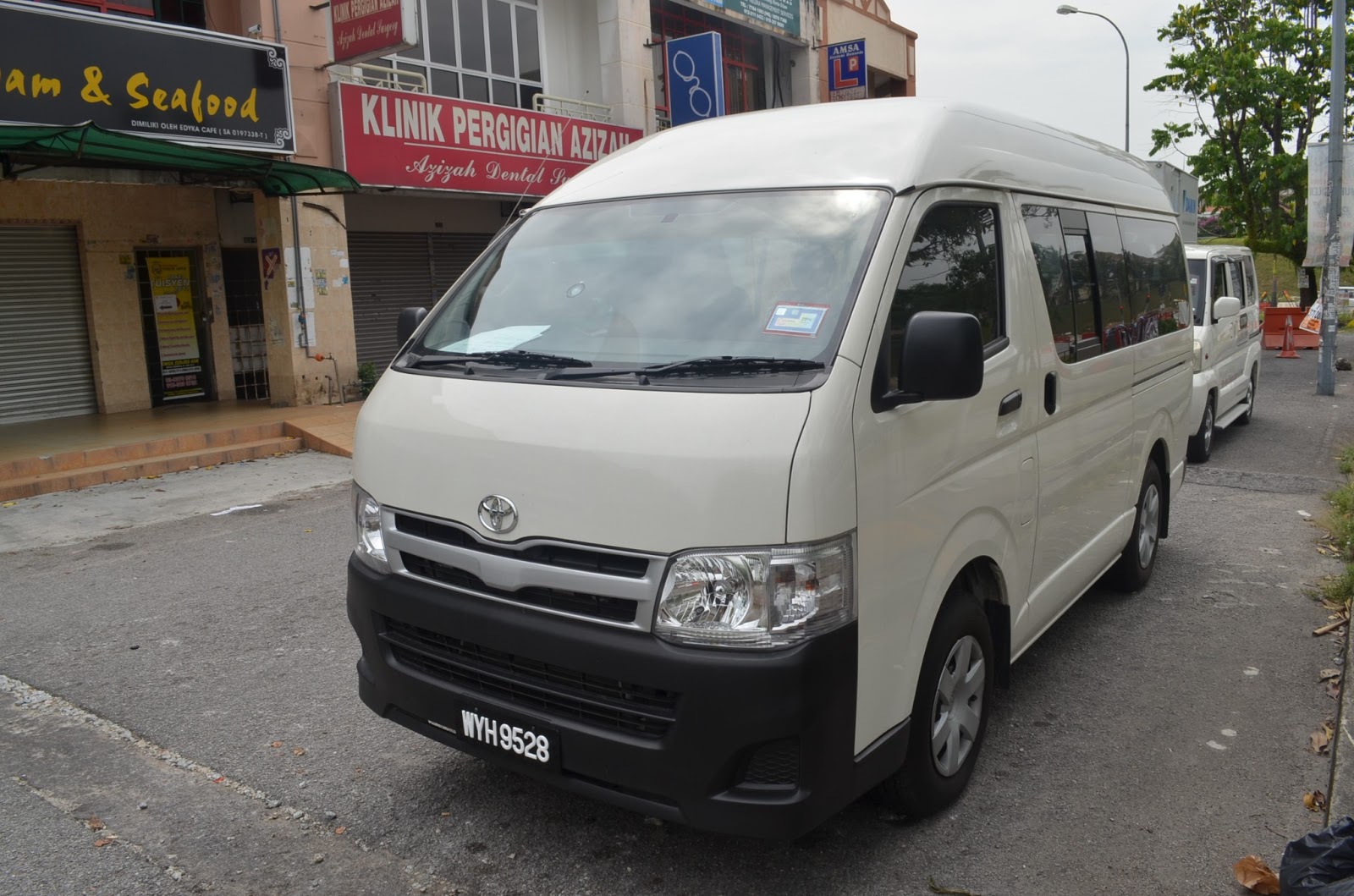 van toyota hiace untuk disewa #7