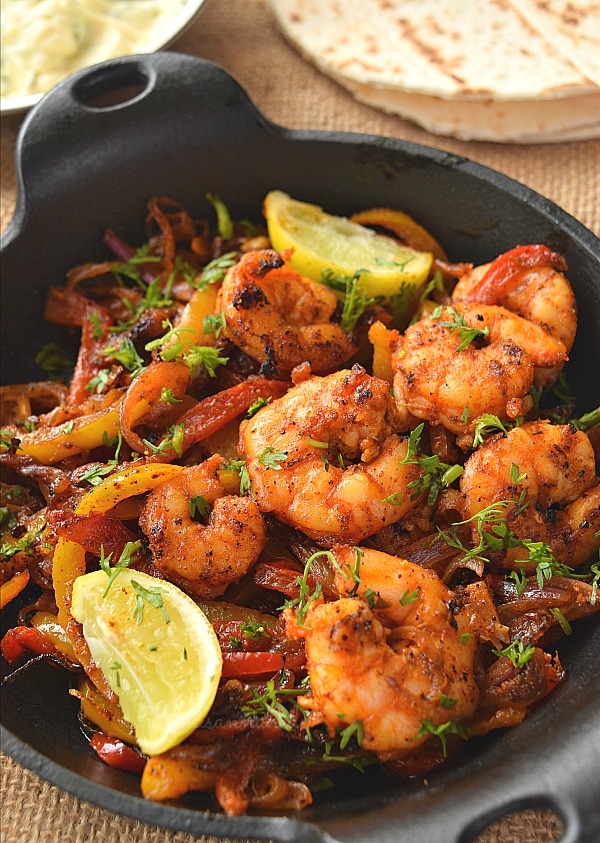 Easy Skillet Shrimp Fajitas {20 Minute Recipe!} - FeelGoodFoodie