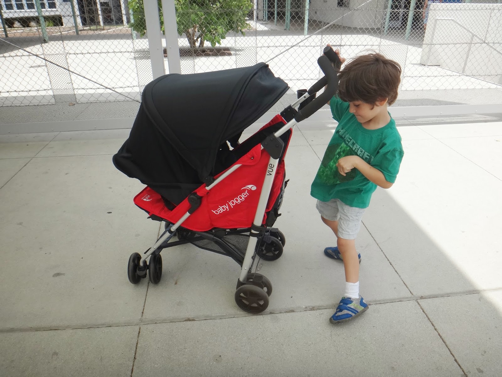StrollerQueenReviews Baby Jogger Vue Review