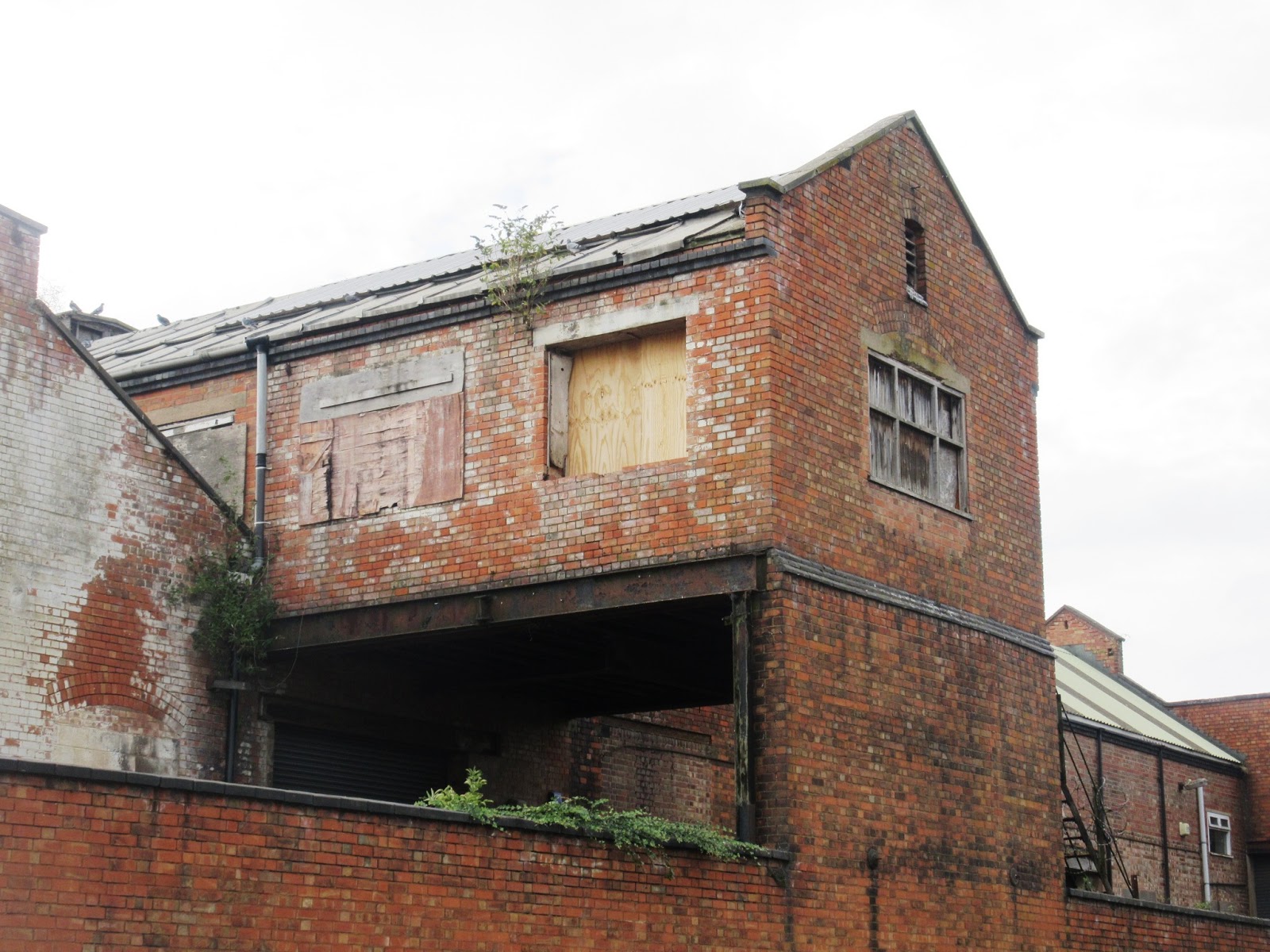 Liberal England Herbert Morris, Loughborough, from the canal towpath