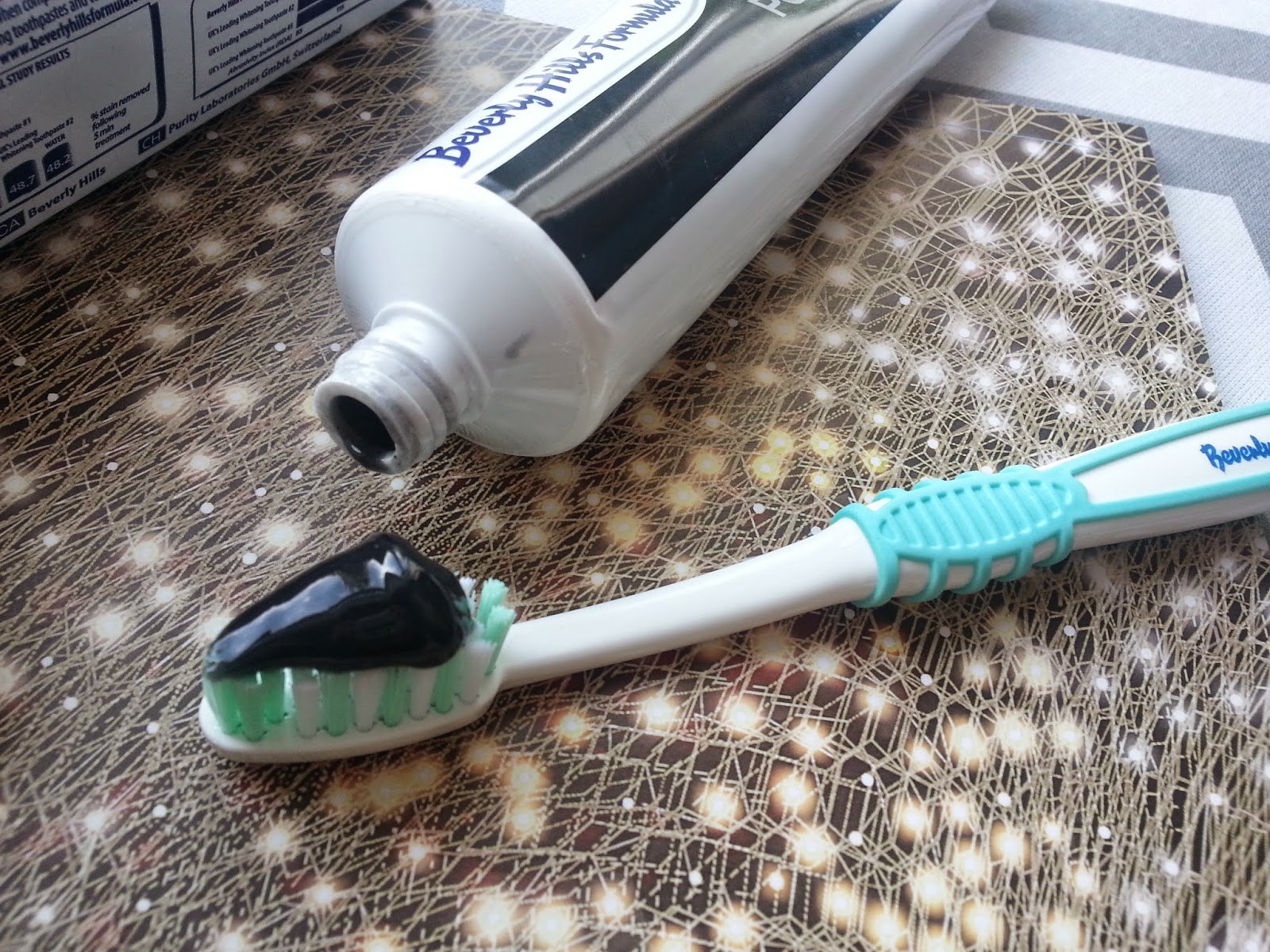 CEE JAY ELL Beverly Hills Formula Perfect White Black Toothpaste