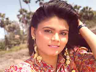 313px x 233px - Childhood Pictures: Rakhi Sawant Childhood Pictures