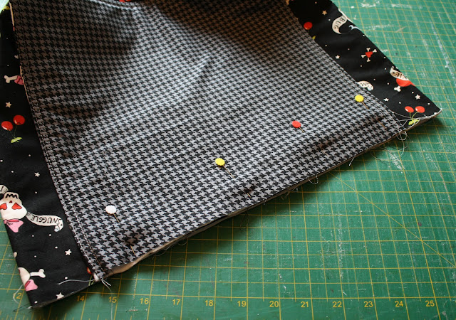 hungryhippie sews: Sew a Messenger Bag DIY tutorial