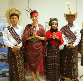 Gambar Pakaian Adat Nusa Tenggara Timur