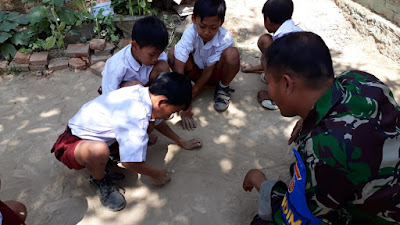SATGAS TMMD KE 103 BENTUK KARAKTER ANAK DENGAN MAIN KELERENG
