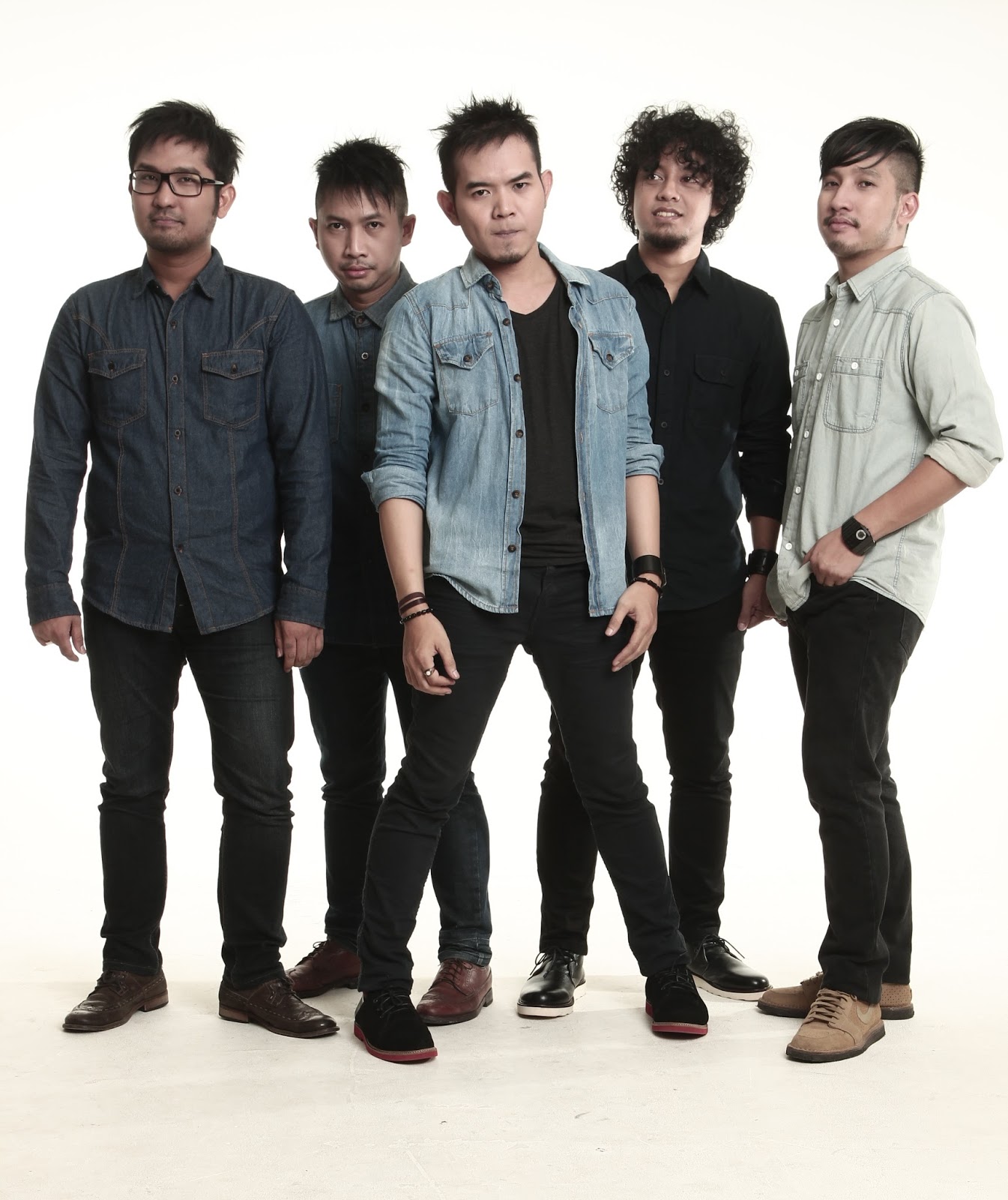 HIMtertainment's blog !!!: HIMstage : Di ujung jalan ( SamSonS )