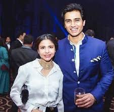 Shiv Pandit Family Wife Son Daughter Father Mother Marriage Photos Biography Profile