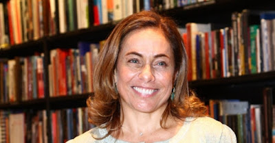 Cissa Guimarães recebe psicografia de filho