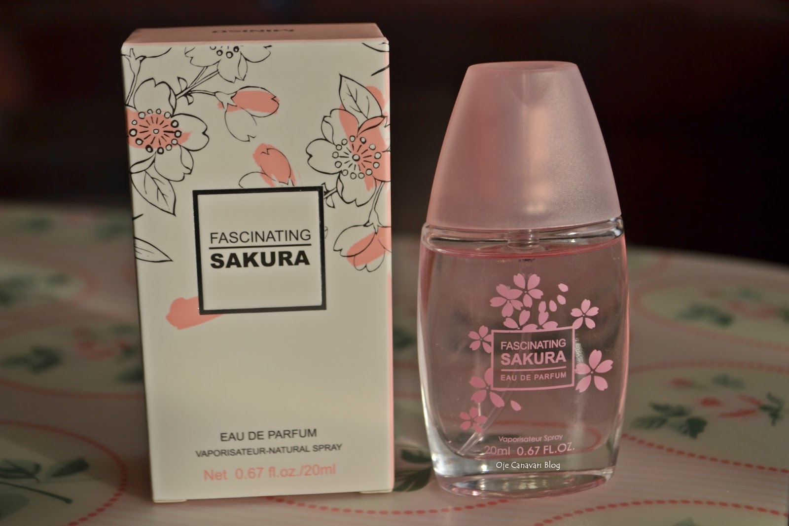 Духи cherry blossom. Парфюм Сакура. Туалетная вода Sakura. Cherry Blossom духи. Fascinating Sakura духи.
