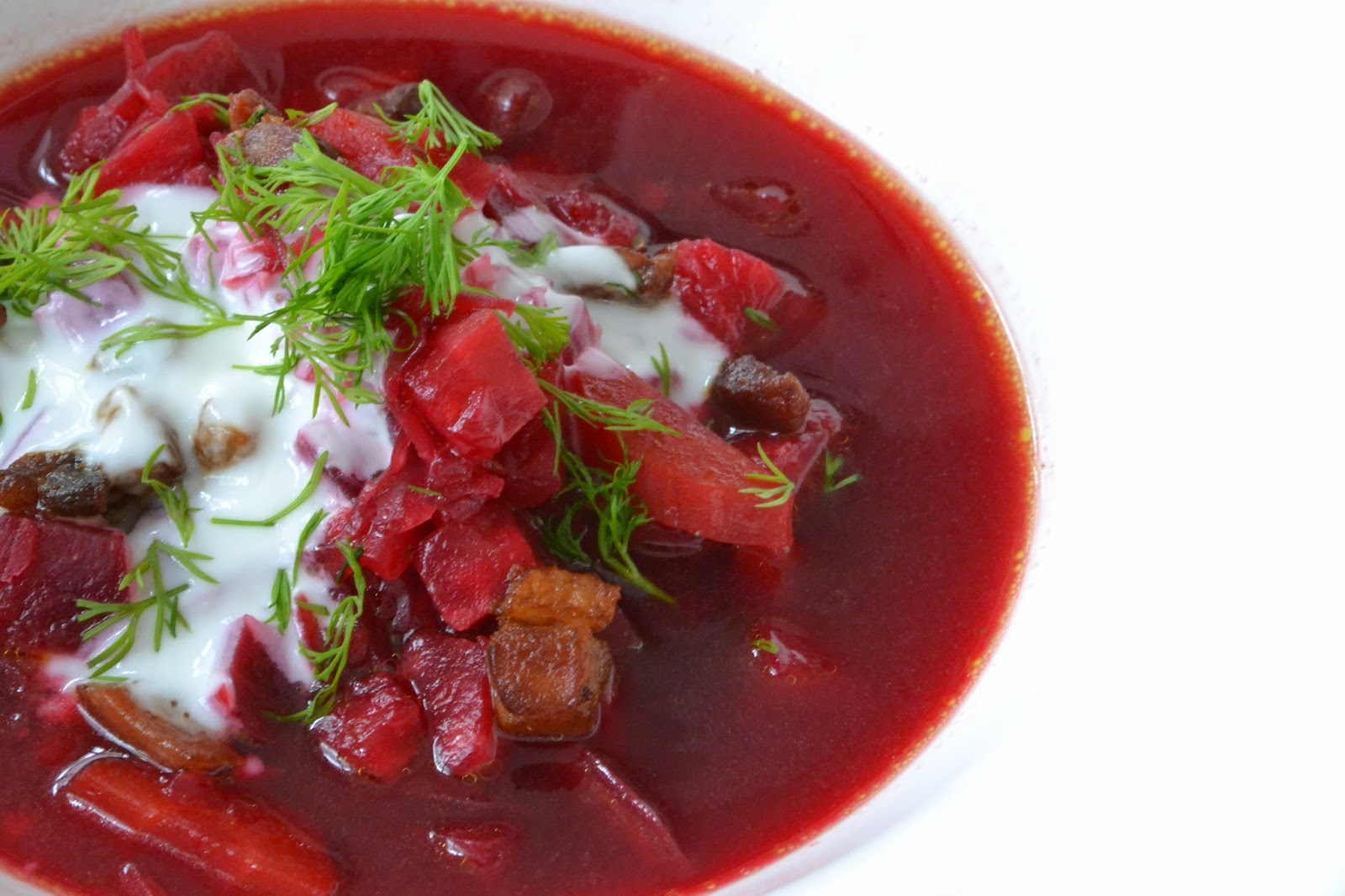 Eet lekker Borsjt (bietensoep)