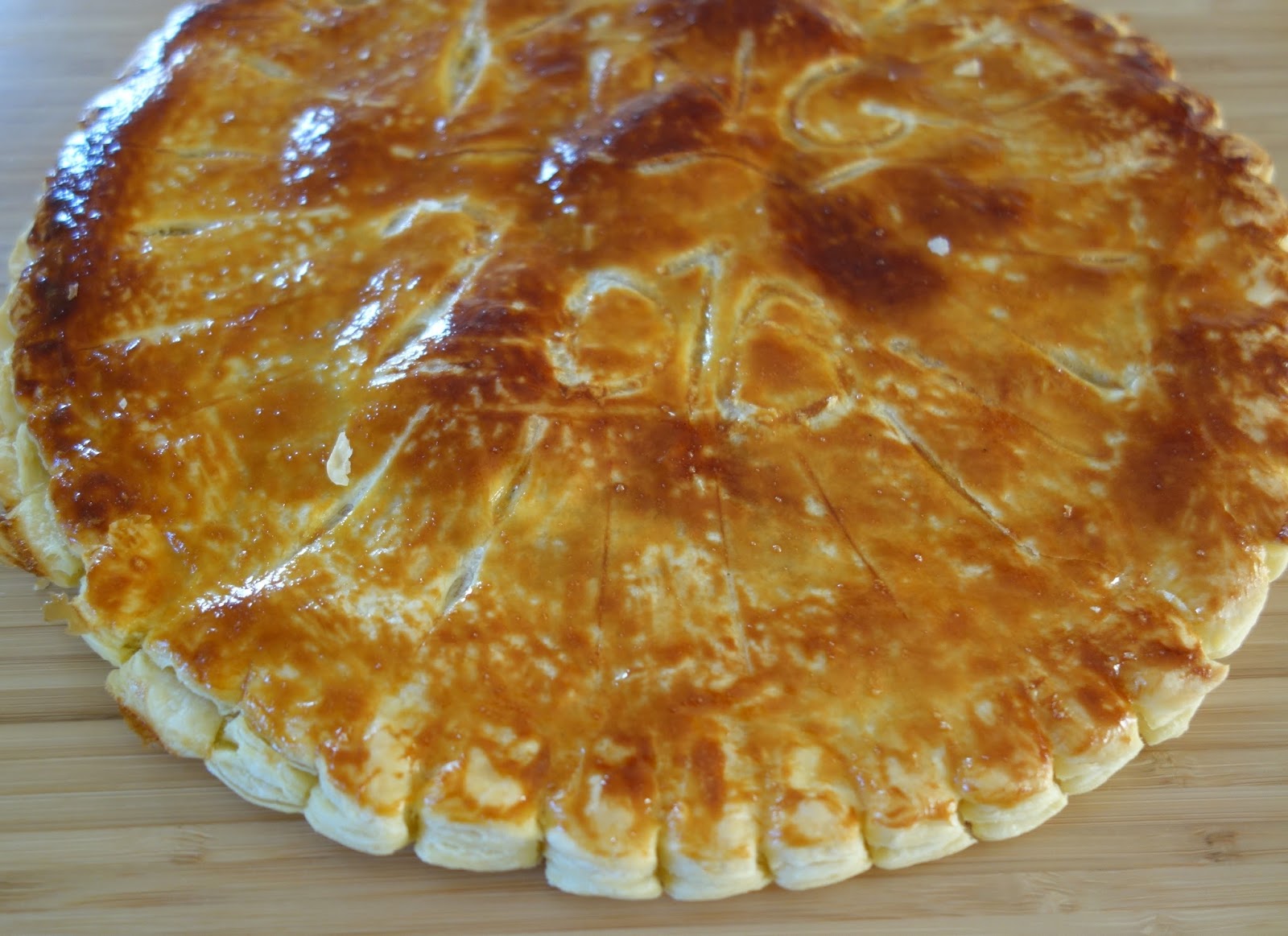 Dans La Galette Des Rois J Ai Trouvé Devinez Quoi
