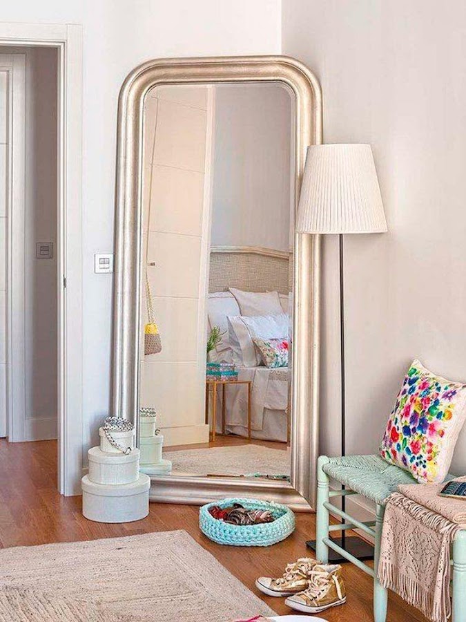 espejo en dormitorio