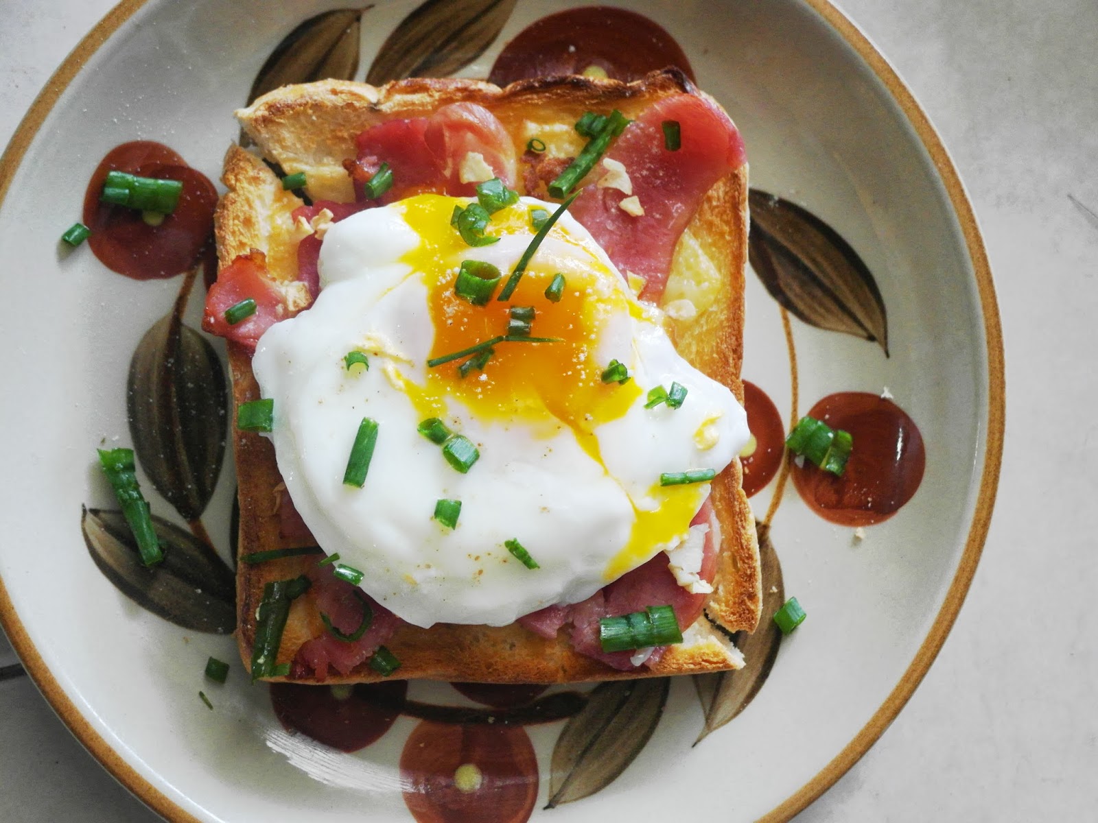 polyphagia ♣ poached egg and bacon on toast