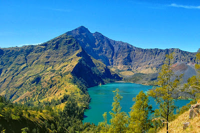 keindahan alam pulau lombok indonesia - munsypedia.blogspot.com