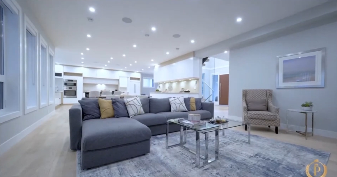 29 Interior Design Photos vs. 4324 Glencanyon Dr, North Vancouver Luxury Home Tour