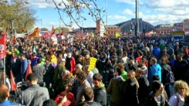 Las marchas de la dignidad del 22 de marzo, a su paso por Atocha (Madrid). / Efe