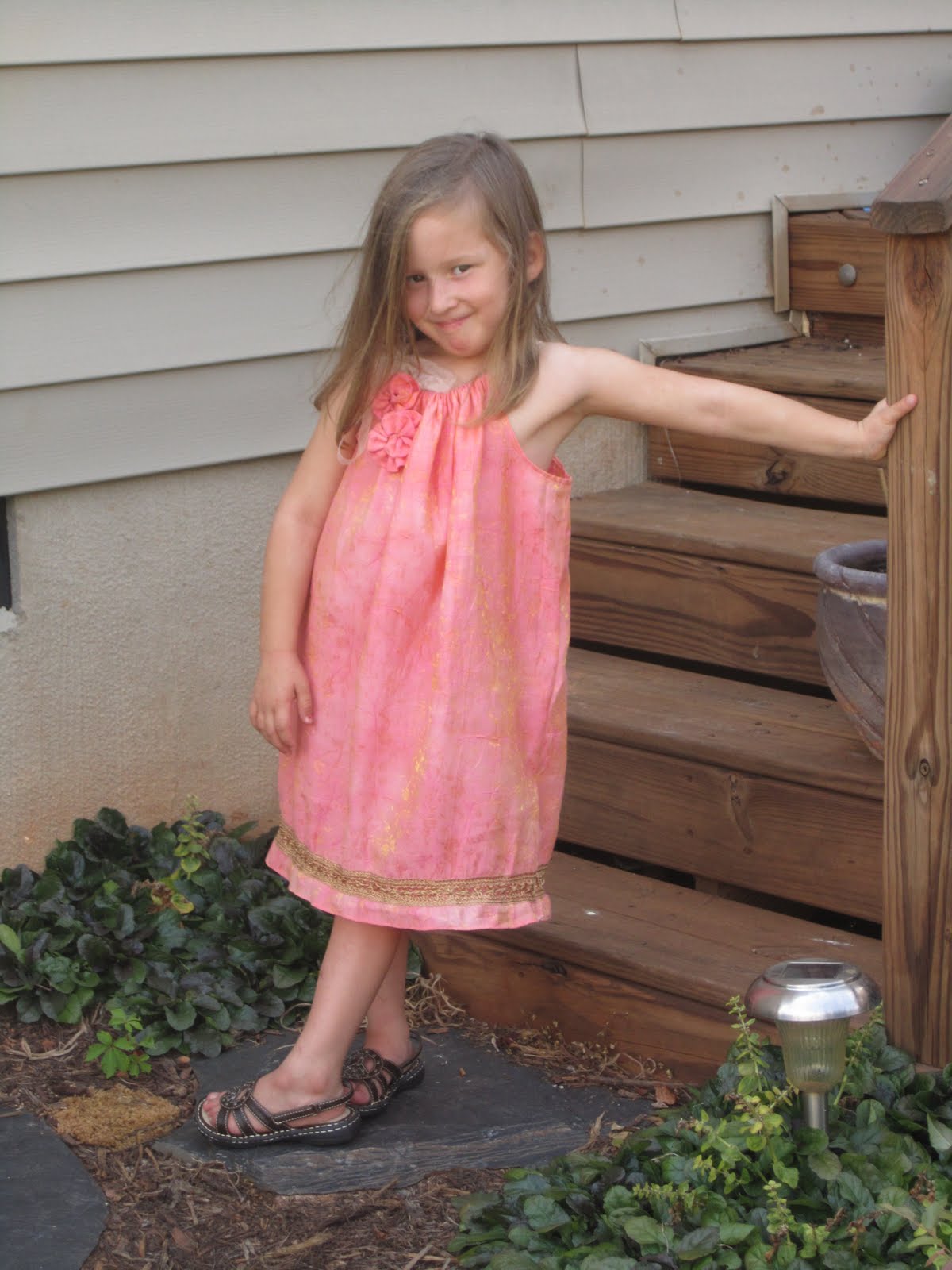 Crazy College Living: DIY - Kid's Dress out of an old Skirt