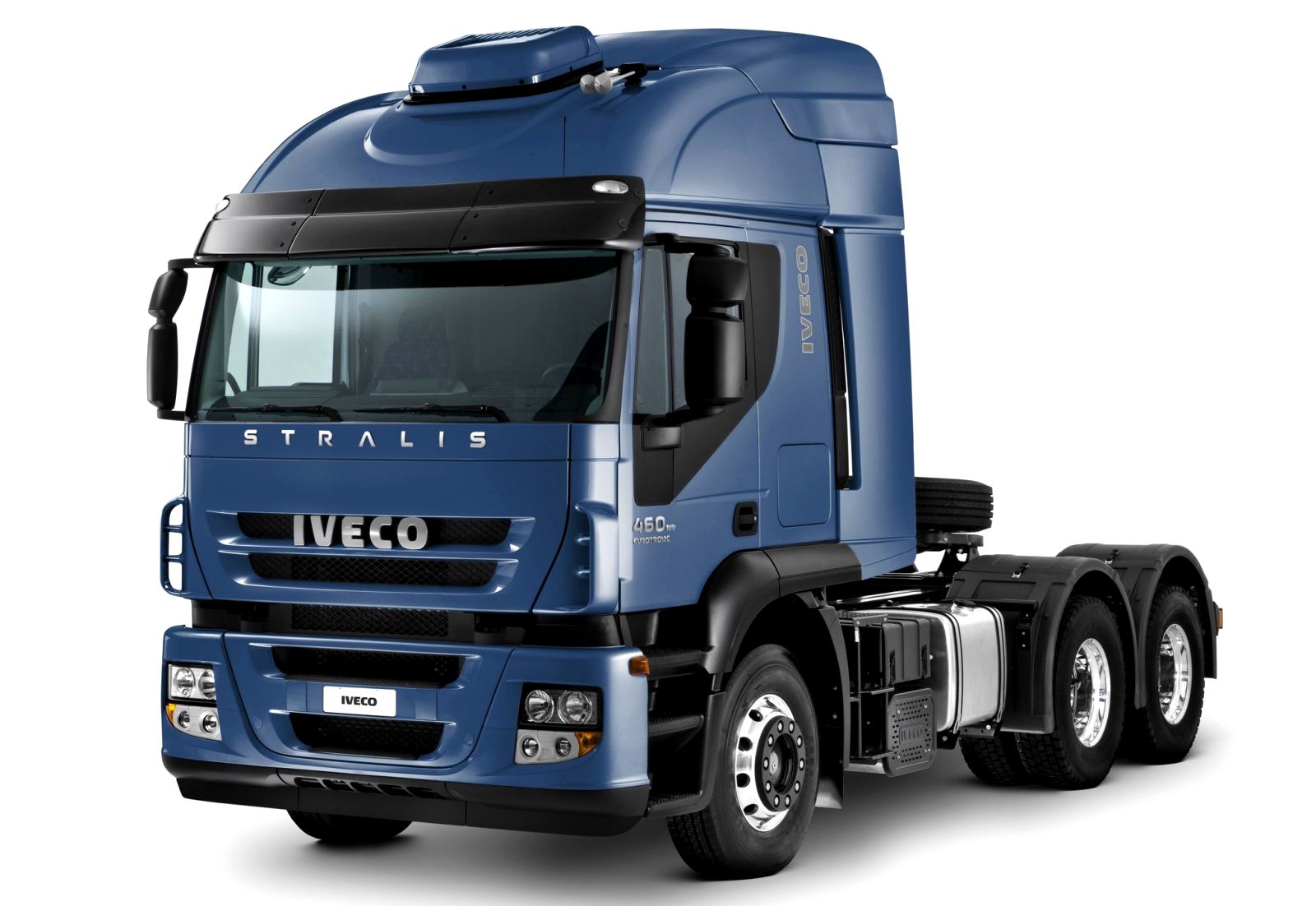 Grupo RTE Rodonaves compra 23 caminhões Iveco Stralis