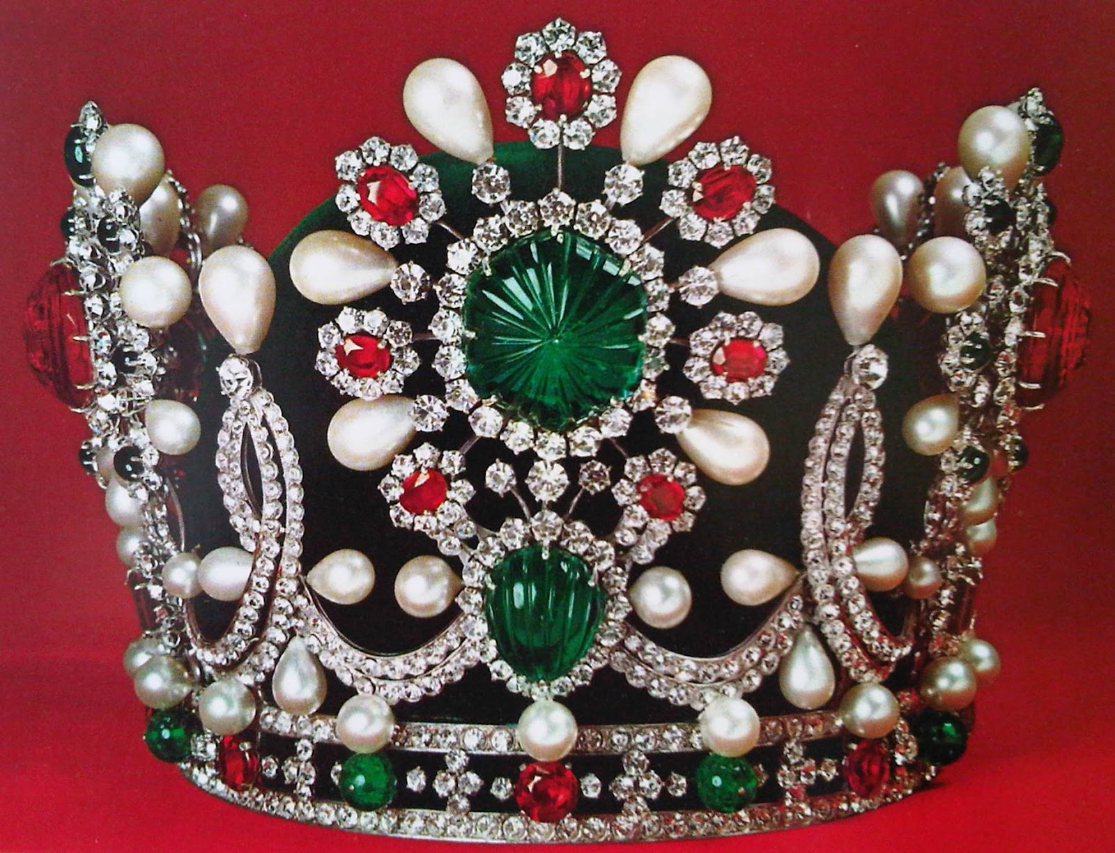 Official and Historic Crowns of the World and their Locations Tehran