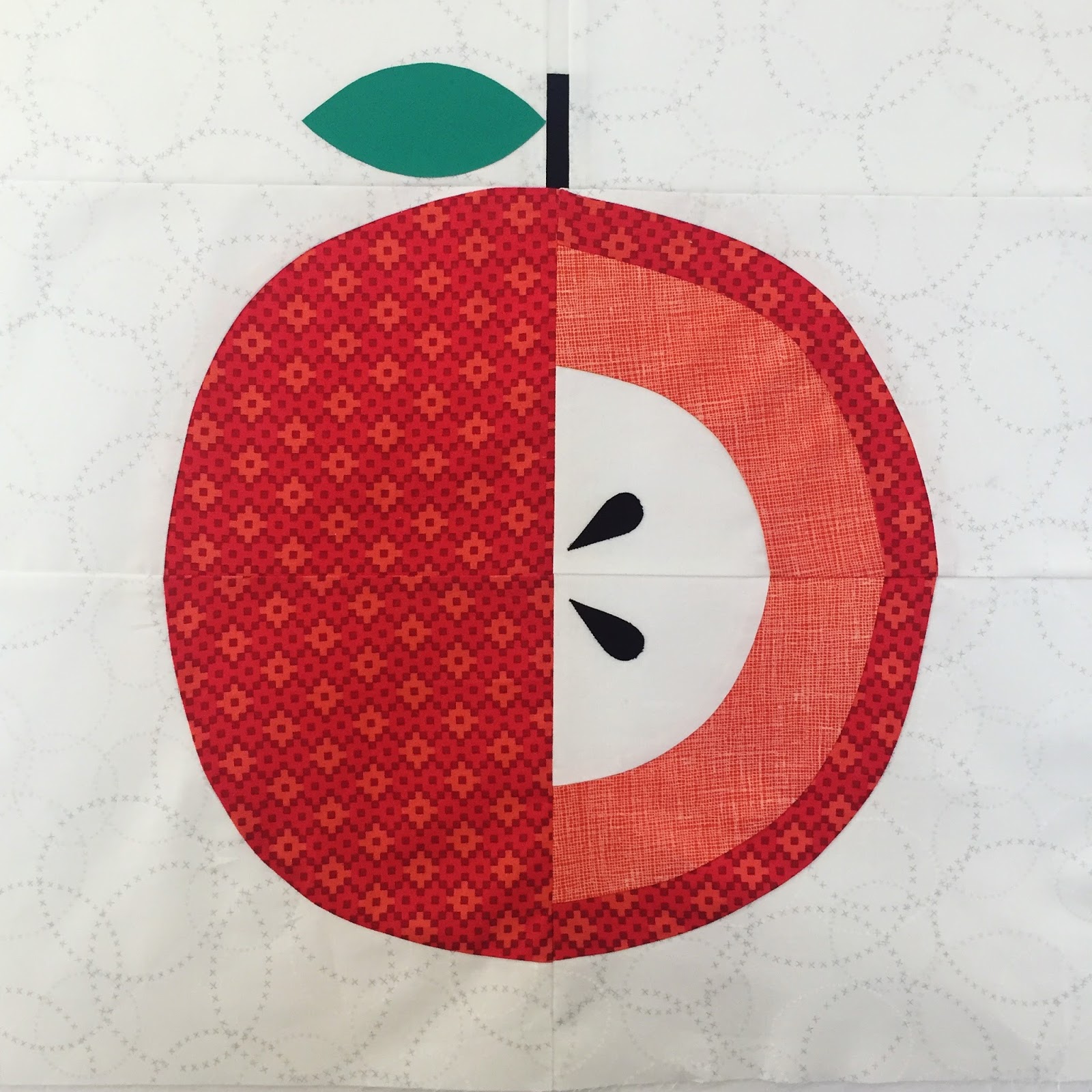 A Blue Sky Kind of Life Apple Core quilt A finish!