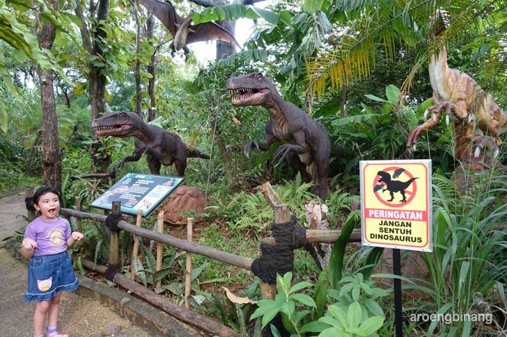 petualangan dinosaurus taman legenda keong emas tmii