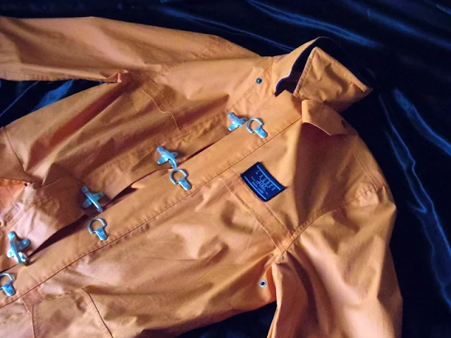 ラルフローレンのオレンジ コート