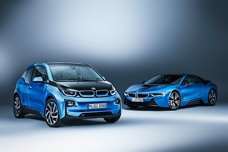  Lanzamiento oficial del superdeportivo eléctrico BMW i3 2017