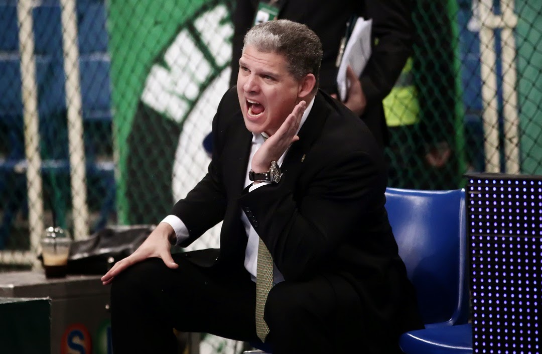 "Να δώσουμε τον καλύτερό μας εαυτό"