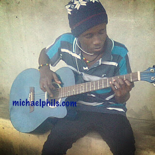 guitarist playing african queen by tu face on the guitar