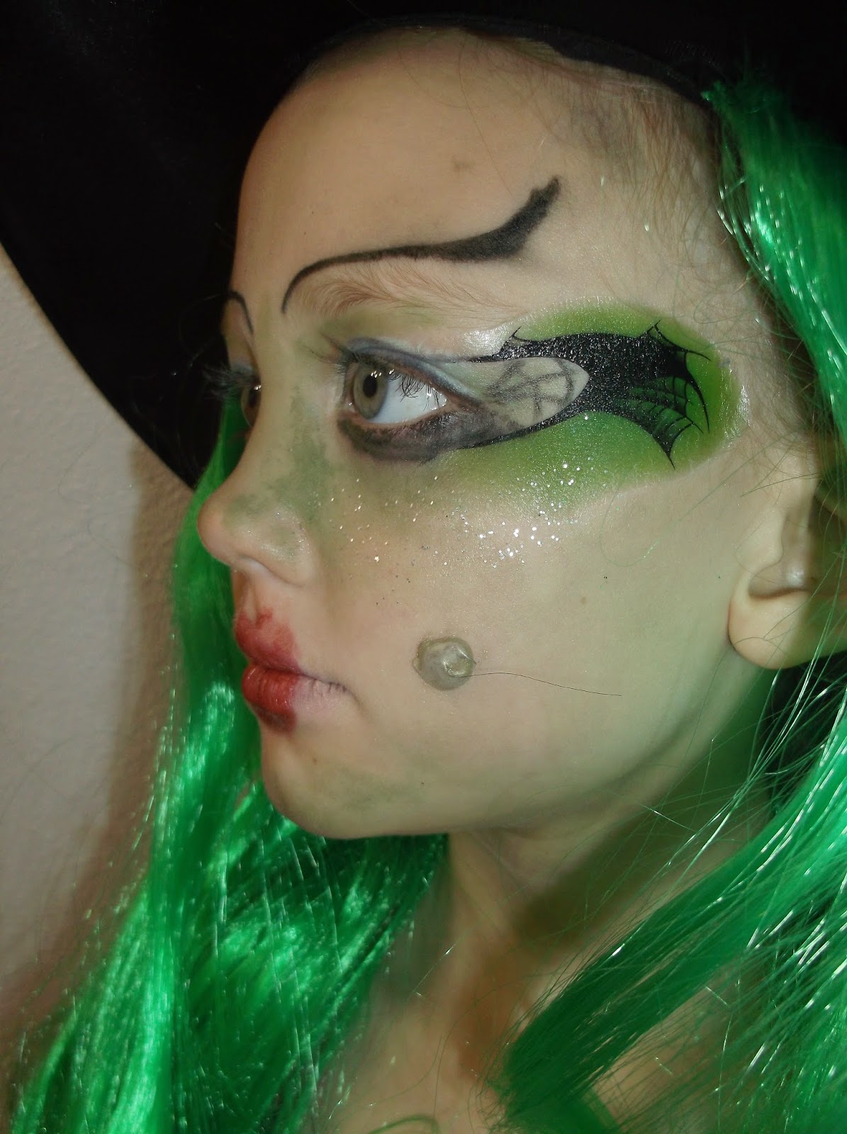 Three Little Hands to Hold Homemade Halloween Warts DIY